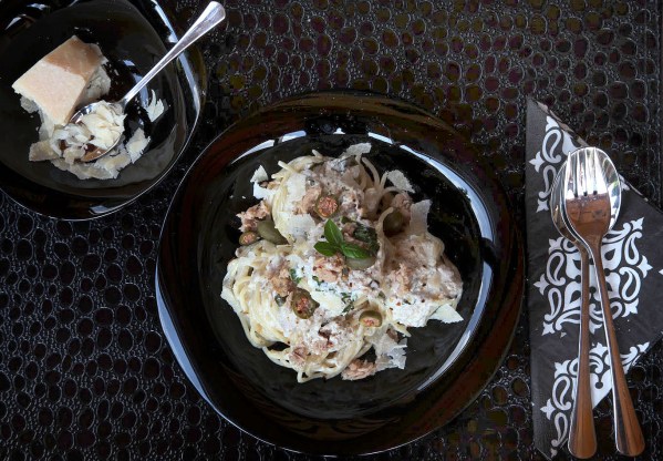 halas kapris tejszínes spagetti