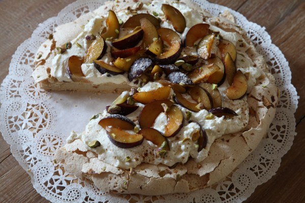 pisztacias pavlova szilvaval 1