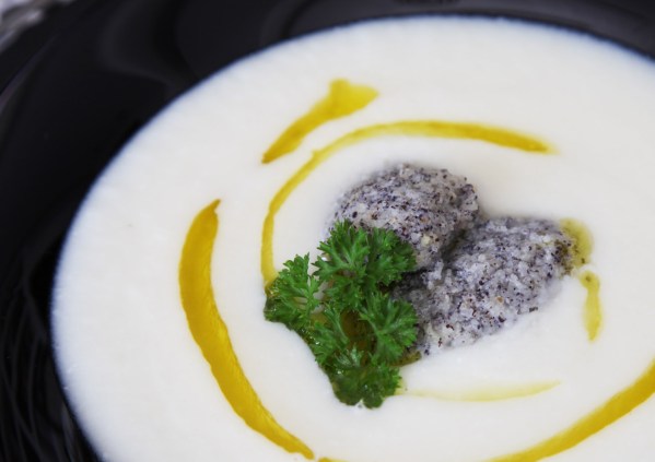 zelleres fehérrépa leves mákgombóccal