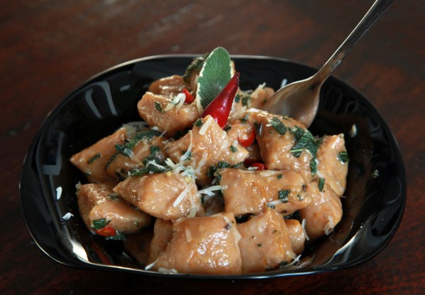 sütőtökös nudlik zsályás chilis vajban 2